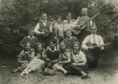 Grupa młodych z Recklinghausen na wycieczce do Hardt, 1933
