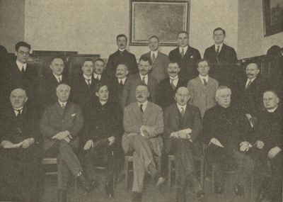 Sitzung des Obersten Rates (rada naczelna) und des Vorstandes (zarząd wykonawczy) des Bundes der Polen in Deutschland am 21. Januar 1927 in Berlin - Vorne in der Mitte der Vorsitzende Graf Stanisław Sierakowski.
