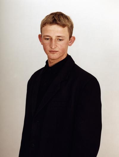 Zdj. 14: Benedikt, 2004 - Benedikt, z cyklu Novizen (Nowicjat), 2004, fotografia barwna, 79 x 66 cm