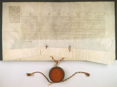 Ernennungsurkunde, 1623 - Ernennungsurkunde für Albrycht Stanisław Radziwiłł zum Großkanzler von Litauen, 1623. Pergament mit Siegel des Großfürstentums Litauen, 66 x 34,5 cm 