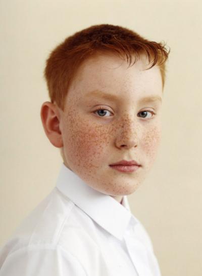 Ill. 18: August, 2008 - August, from the Pupils series, 2008. C-Print, 52 x 43 cm