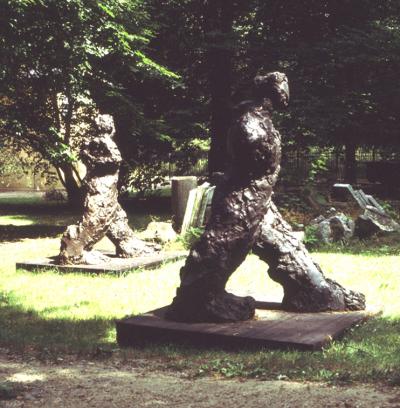 ill. 18: Striding Figure II, 1988 - Bronze, height 190 cm.