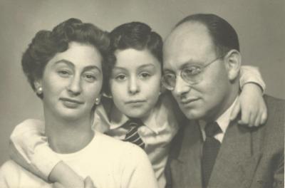 Teofila, Andrew i Marceli Reich-Ranicki, 1957 r. - Teofila, Andrew i Marceli Reich-Ranicki, Warszawa 1957 r.