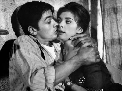 Barbara Kwiatkowska-Lass i Alain Delon - W scenie filmu „Halt mal die Bombe, Liebling“, rok 1961.  
