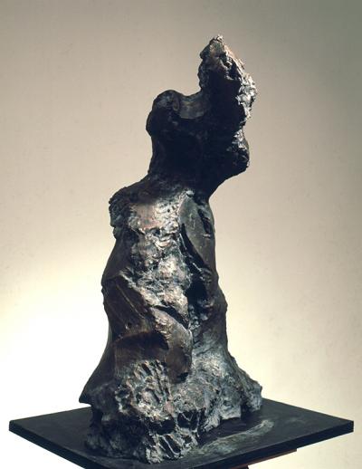 Abb. 21: Akt IV, 1988 - Bronze, Höhe 127 cm.
