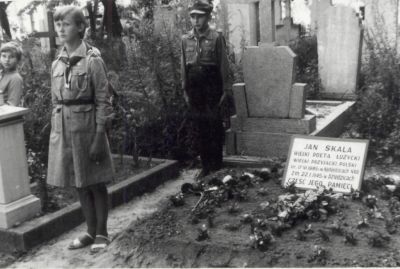 Einweihung des symbolischen Grabsteins in Włochy - Einweihung des symbolischen Grabsteins in Włochy (dt. Wallendorf) bei Namysłów (dt. Namslau), 1964 