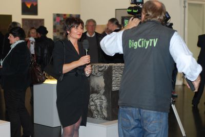 Kunsthaus Wiesbaden, 2012 r. - Wystawa „Przestrzeń między nami”: organizatorka wystawy Ewa Hartmann z galerii PoKuSa