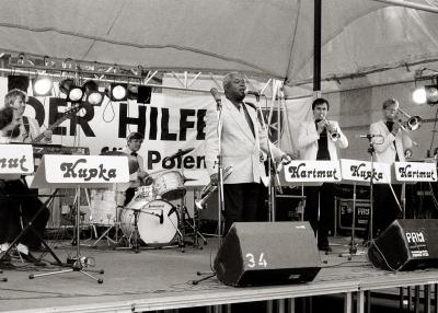 Berlin-Charlottenburg (1984) - A street party organised by the Maltese medical service for Poland.