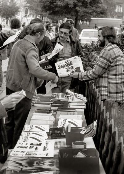 Stoisko informacyjne Grupy Roboczej Solidarność Zachodni Berlin, 1982 - Stoisko informacyjne Grupy Roboczej Solidarność Zachodni Berlin, 1982