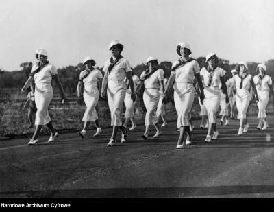 March-past by the Olympic women’s team, Warsaw 1936 - March-past by the Olympic women’s team, first row from left, the athletes Jadwiga Wajsówna, Stanisława Walasiewicz and Maria Kwaśniewska, Warsaw 1936.  