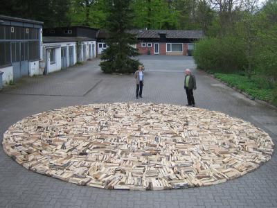 ill. 61: Wooden Object, 2008 - Wooden Object, 2008. Various types of wood, 800 x 800 x 18 cm, de Weryha Collection, Hamburg