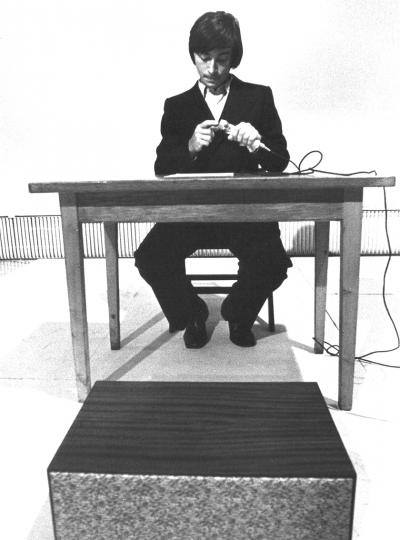 ill. 7: III. Presentation of Big Man, 1978 - Performance “Hammer game“, Dom Plastyka, Warsaw 1978.
