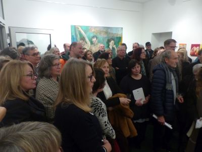 Publikum bei der Eröffnung der Ausstellung von Ewa Stefanski - Wiesbaden 2019