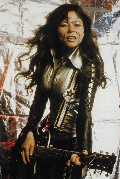 Karin Stanek jako „Cory Gun“  w Niemieckiej Republice Federalnej - Karin Stanek jako „Cory Gun“  w Niemieckiej Republice Federalnej, 1980 r. 