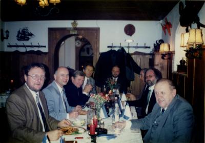 Von rechts: Ing. Jerzy Arłamowski, Jacek Kowalski, N.N., Arkadiusz Kulaszewski, erster von links: Bogdan Żurek - ohne Datum  