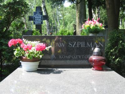 Władysław Szpilmans letzte Ruhestätte - Das Grab von Władysław Szpilman auf dem Powązki-Friedhof in Warschau.