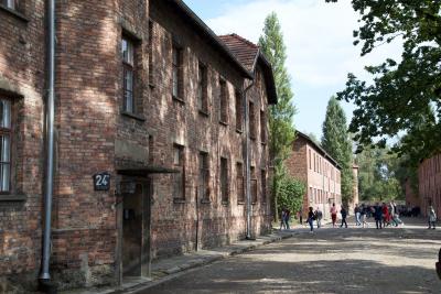 Państwowe Muzeum Auschwitz-Birkenau - Ceglane budynki baraków obozu Auschwitz, Oświęcim 2019 r. 