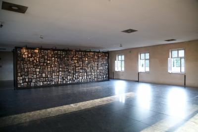 Na wystawie w Państwowym Muzeum Auschwitz-Birkenau - Widok wystawy w Państwowym Muzeum Auschwitz-Birkenau, Oświęcim 2019 r. 