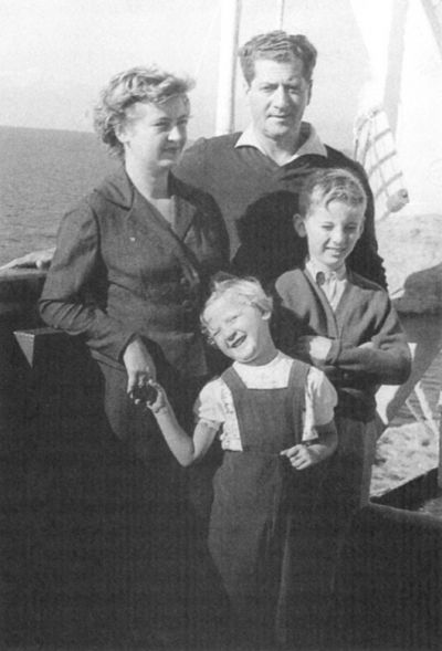 Podróż z Neapolu do Haify w 1956 roku - Lucie i Leon Reif z Ewą i Marcelem 