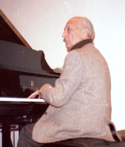 Władysław Szpilman przy fortepianie - Władysław Szpilman przy fortepianie