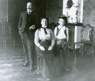 Malarz z żoną i synem, ok. 1905 - Malarz z żoną i synem, ok. 1905 