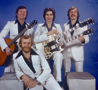 01 Rockowa grupa “Czerwone Gitary” - Rockowa grupa “Czerwone Gitary” w Berlinie Wschodnim, w roku 1980. 