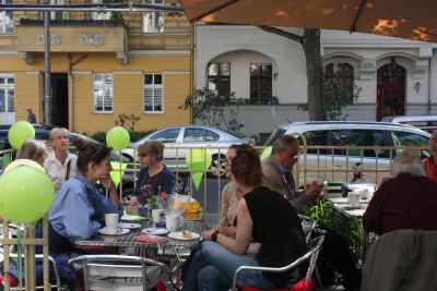 Terrasse vor dem neuen Sitz - Sprachcafé Polnisch 