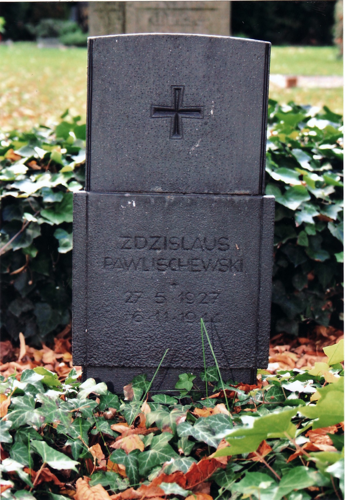 Tombstone of a Polish forced labourer at the cemetery in Salzgitter-Thiede