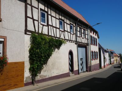 Bauernhaus des Ortsbauernführers David Schneider in Kerzenheim in der Ebertsheimer Straße, in dem Dudas hatte arbeiten müssen.