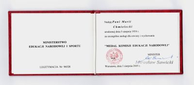 Die Medaille der Kommission für nationale Bildung (Medal Komisji Edukacji Narodowej)  - Vom Bildungsminister der Republik Polen an Maria Końska-Chmielecki, 2005 