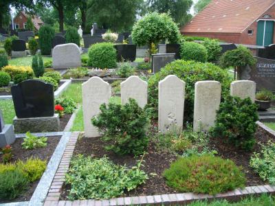 Impressions from the graves of the three polish soldiers and the cemetery in Hesel -  