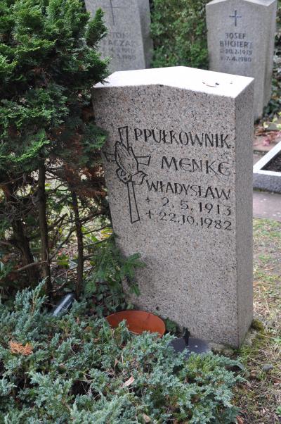 Polnische Grabsteine auf dem Hauptfriedhof in Mannheim -  
